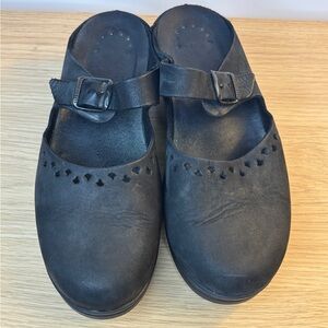 Mephisto Black Leather‎ Clogs with Buckle